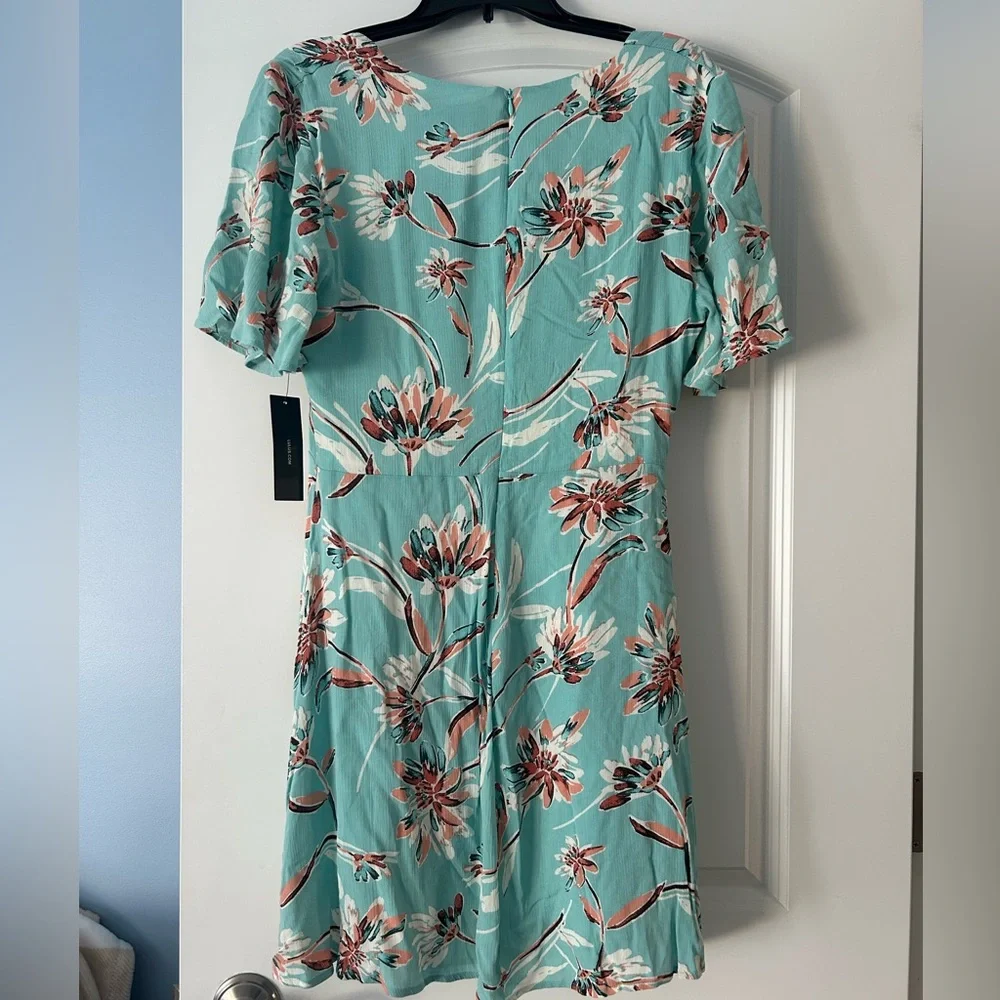 Lulu's Floral V-Neck Dress - NWT - Picture 2 of 3